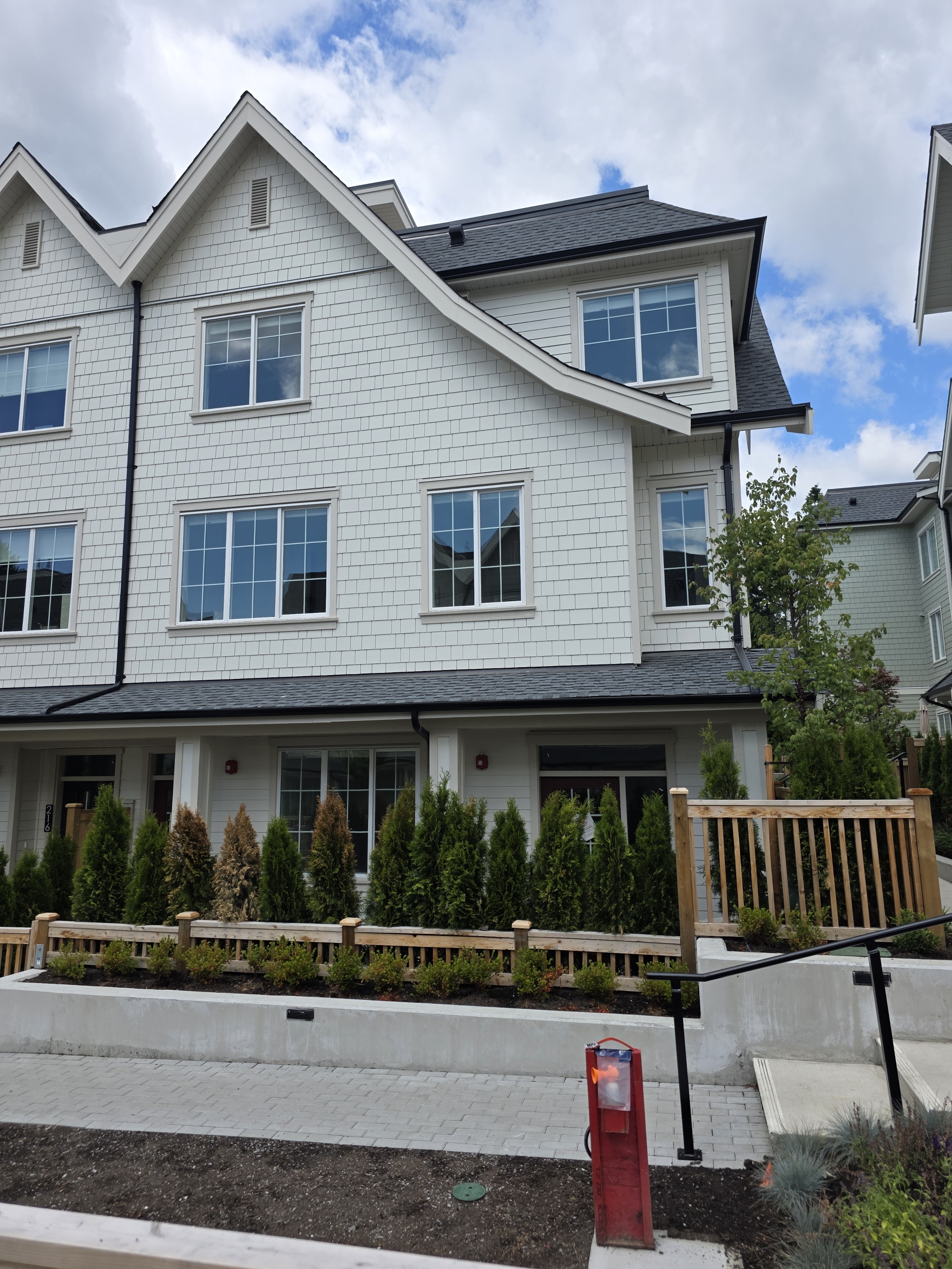 720 Robinson Street - 209AA